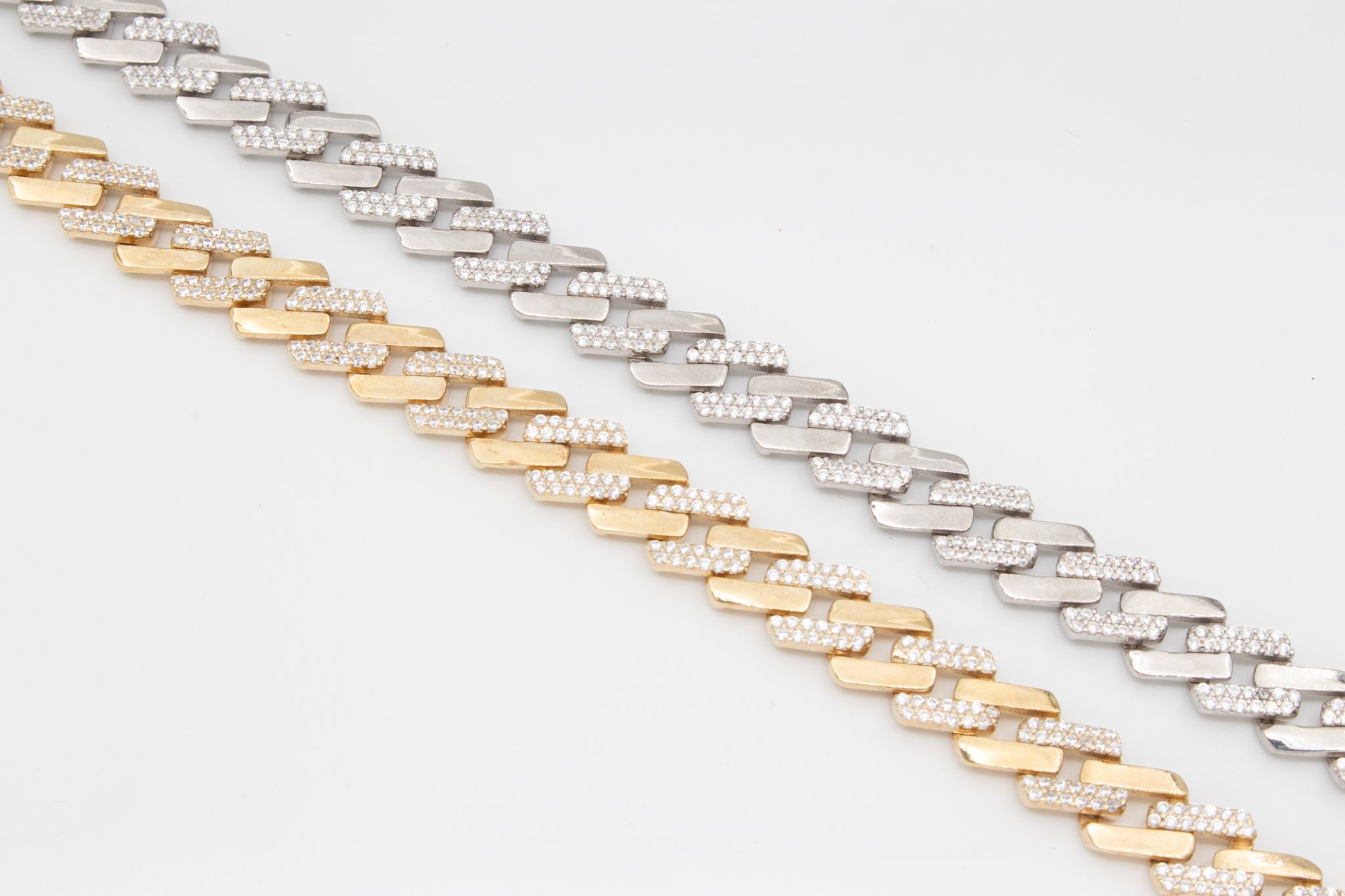 Pırlanta Küpe Seti