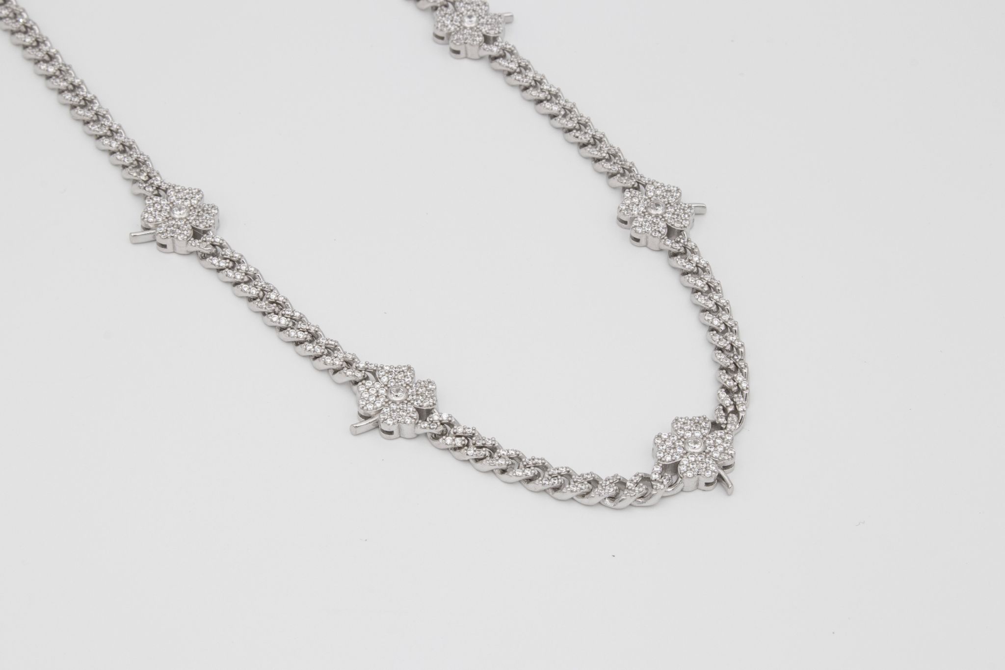 Pırlanta Küpe Seti